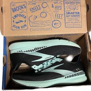 Size 10 womens brooks